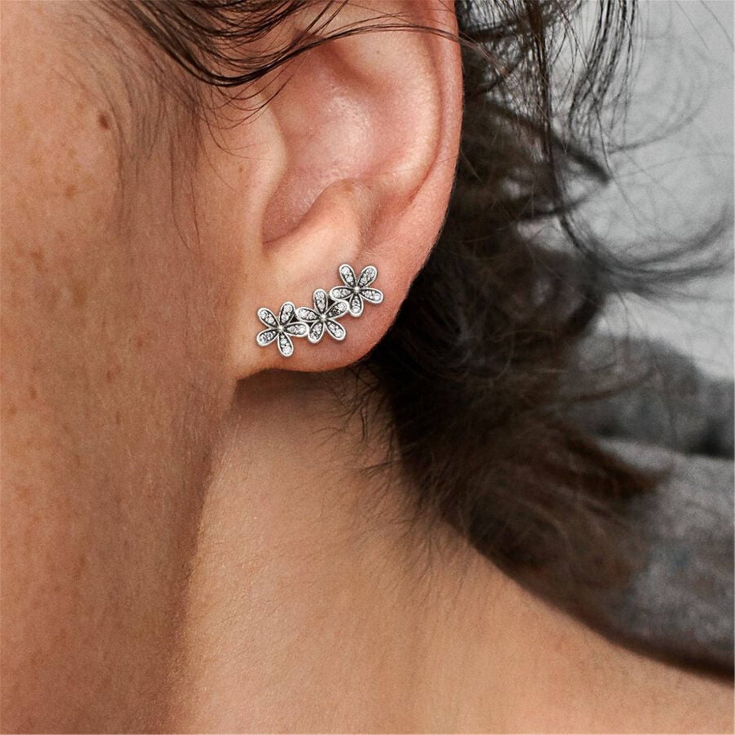 925 Sterling Silver Daisy Flower Stud Earrings